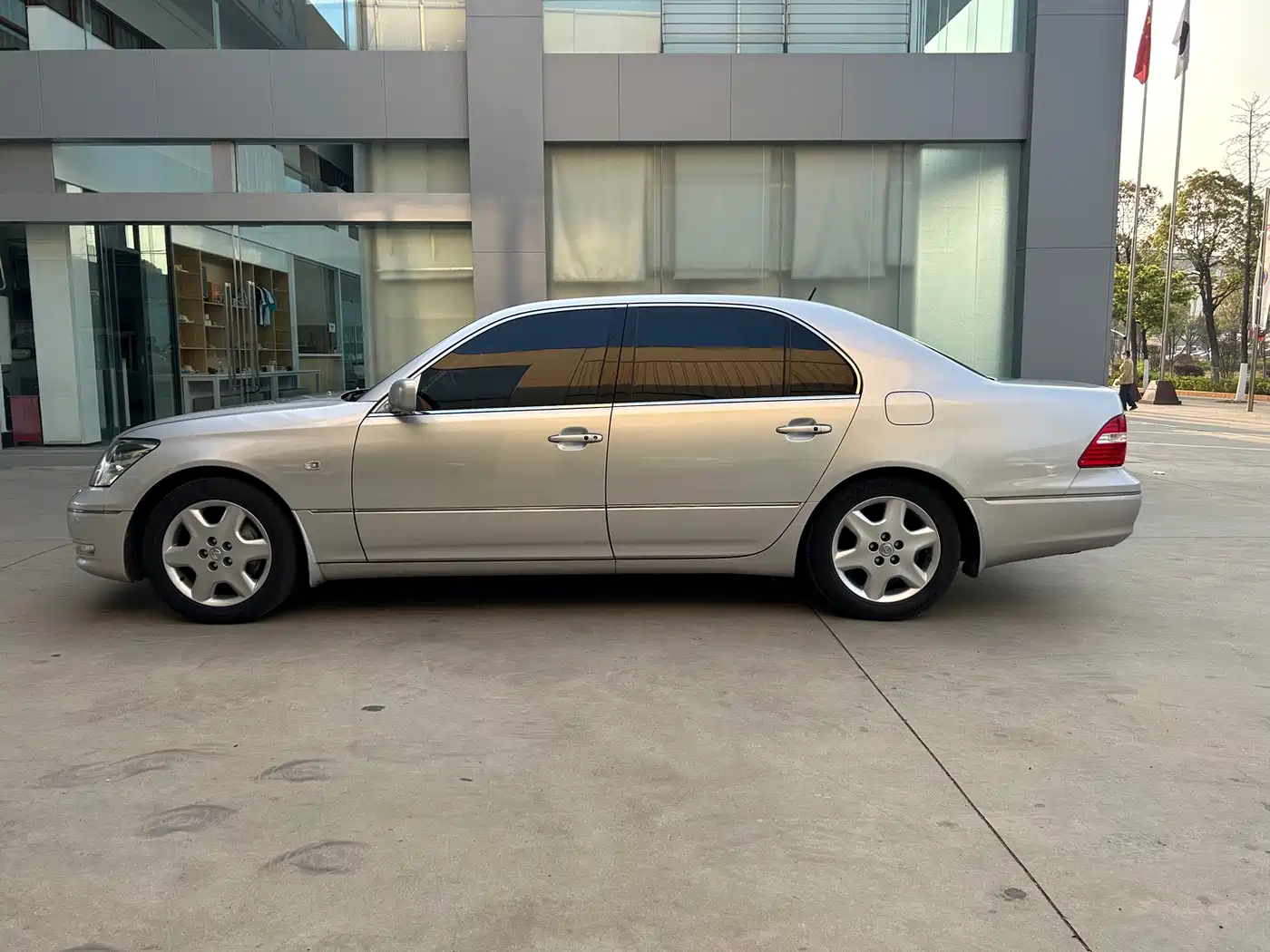 Lexus LS 2005 430 фото 8