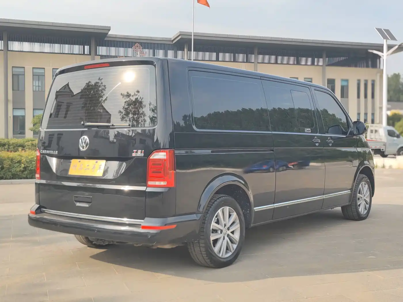 Volkswagen Caravelle 2018 2.0TSI 4WD Luxury Edition 7-Seater фото 10