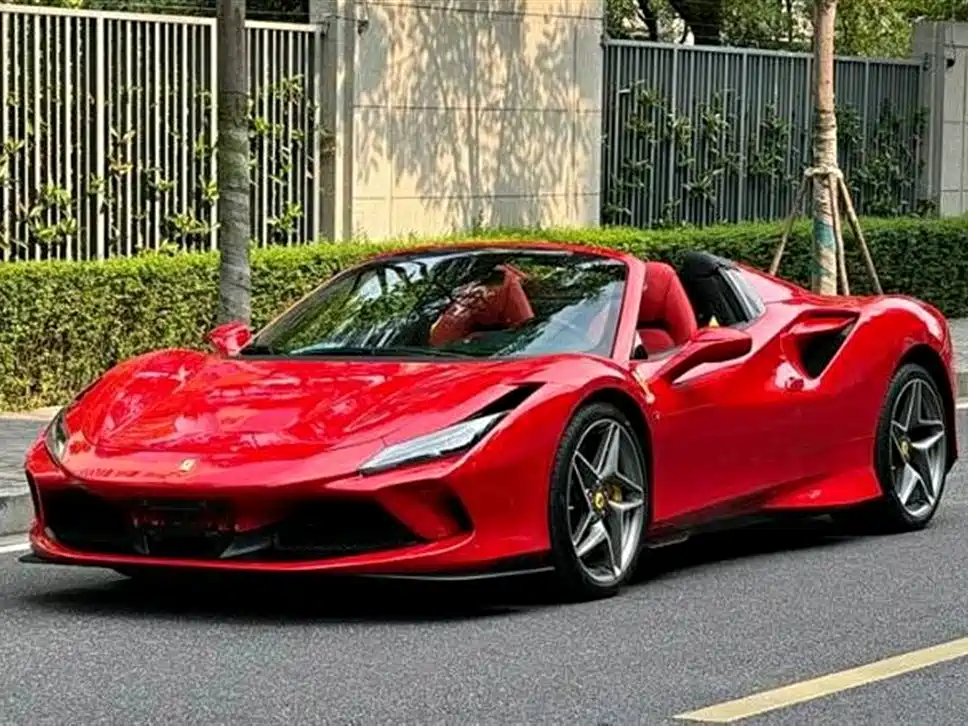 FERRARI F8