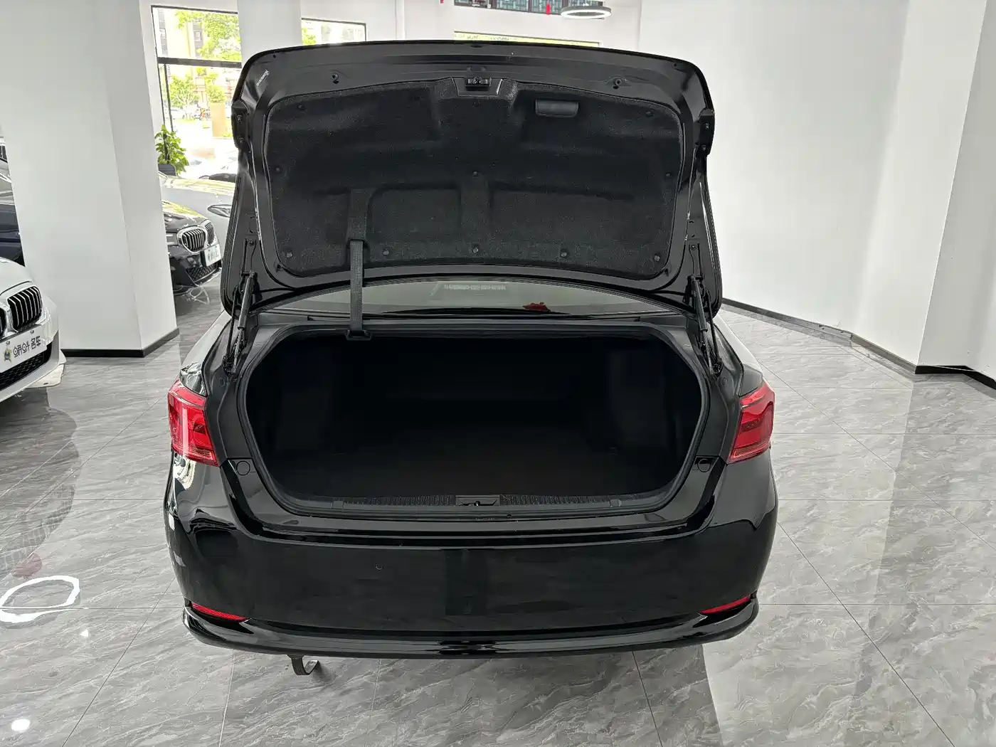 Toyota Crown 2015 2.5L Smart Edition фото 14