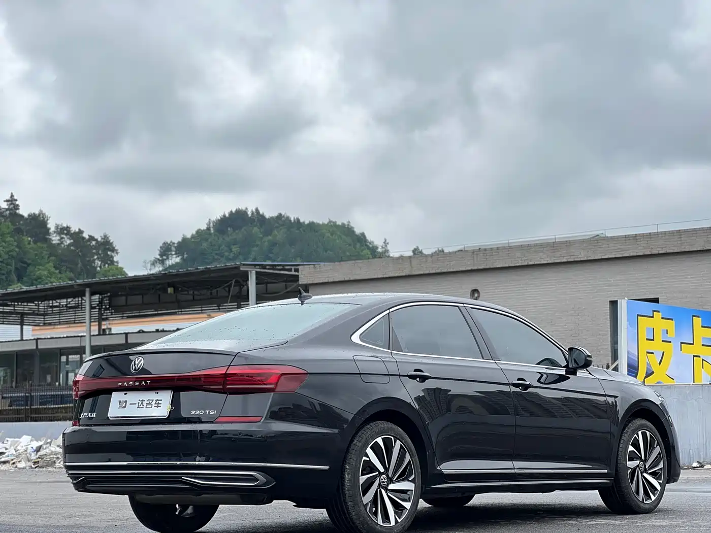 Volkswagen Passat 2023 330TSI Starlight Elite Edition фото 7