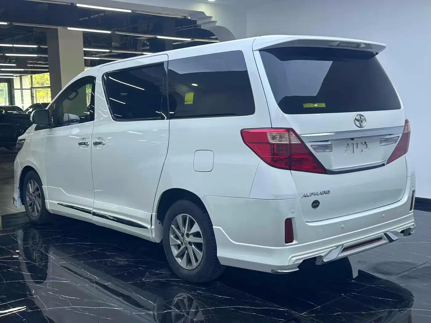 Toyota Alphard 2012 2.4L Luxury Edition фото 14