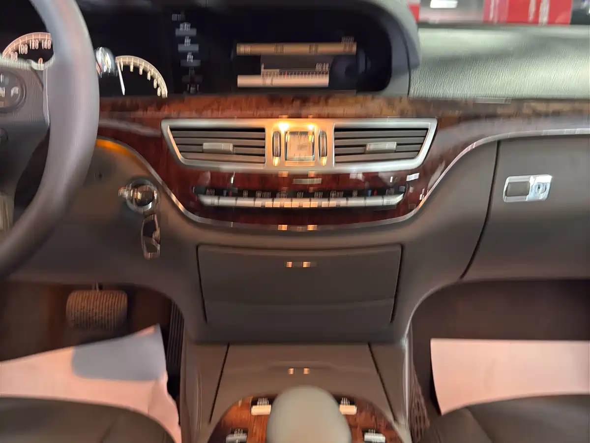 Mercedes-Benz S-Class фото 9