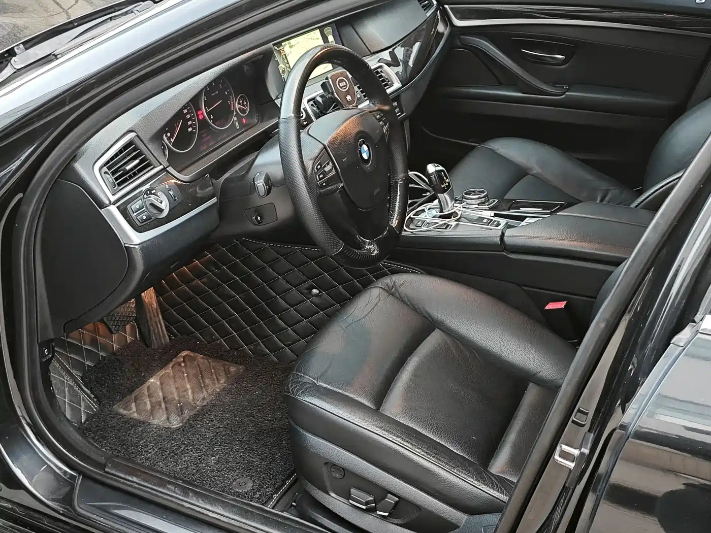 BMW 5 Series 2013 525Li Luxury фото 11