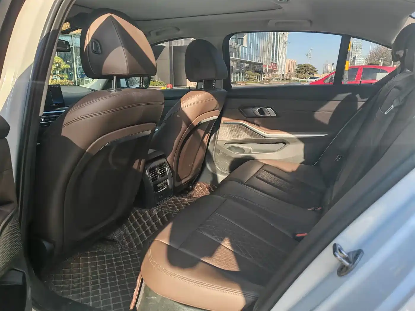 BMW 3 Series 2023 320Li M Sport Package фото 5