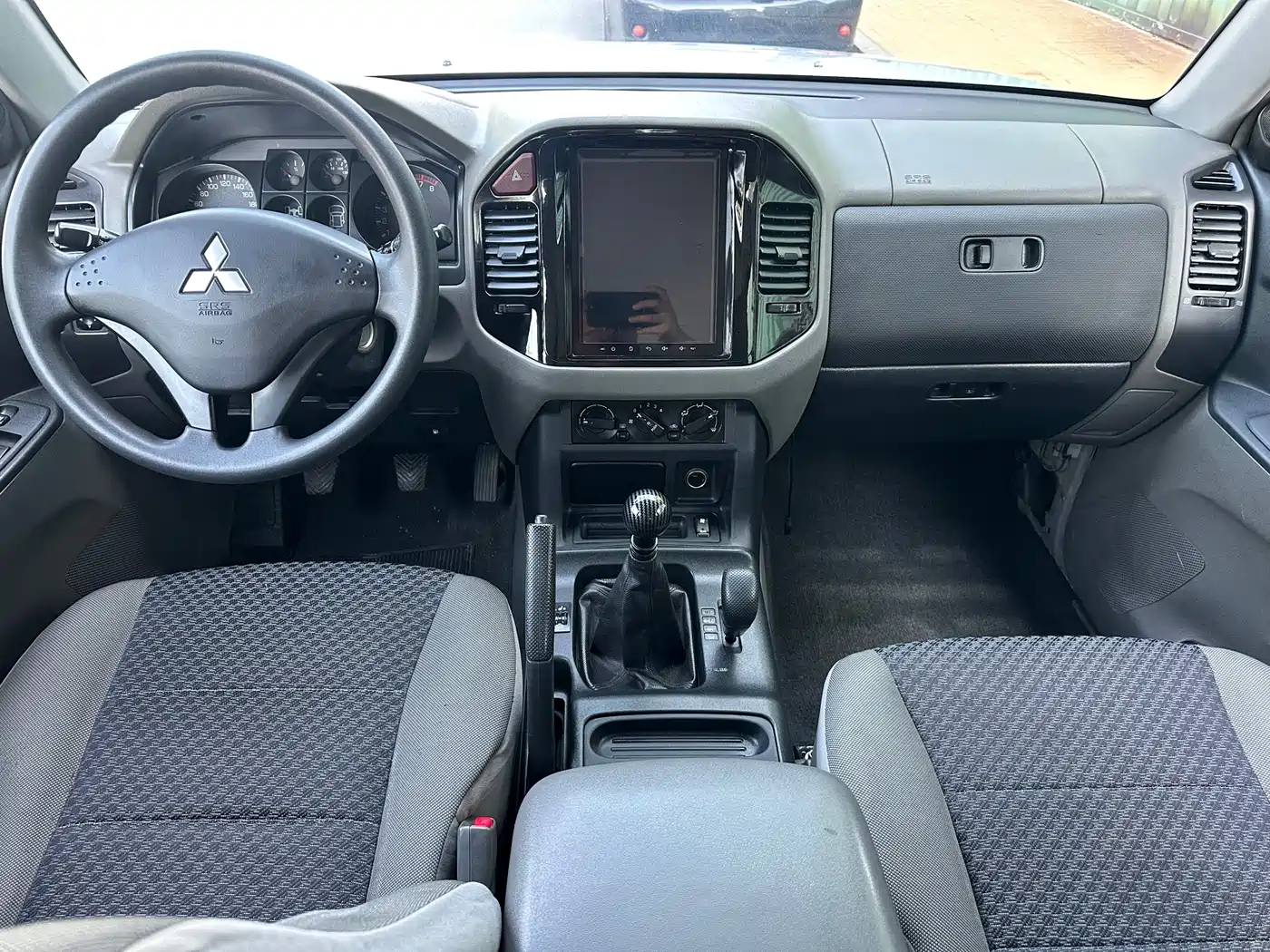 Mitsubishi Pajero 2011 Mitsubishi Pajero V73 3.0L MT GL фото 5