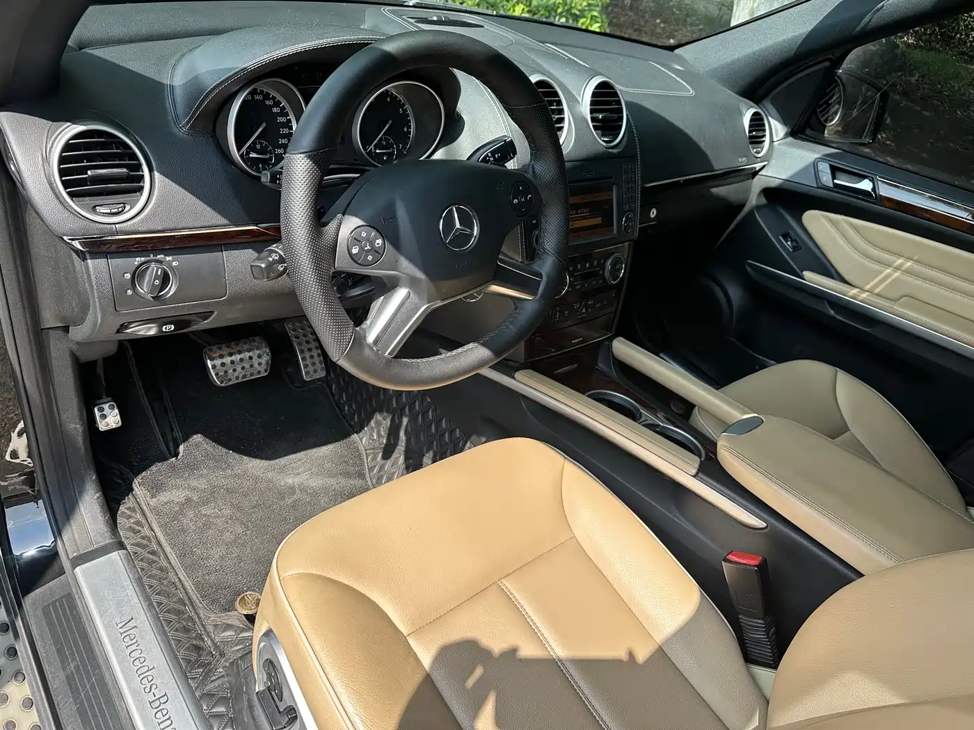 Mercedes-Benz M-Class 2010 ML 350 4MATIC Luxury фото 6