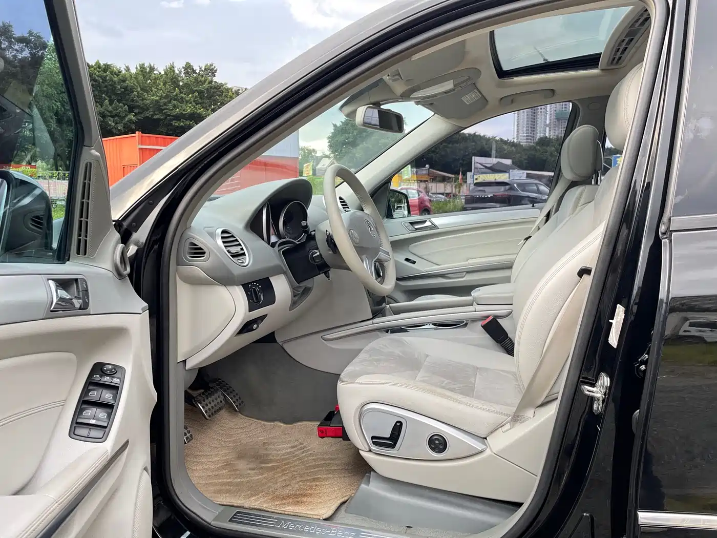 Mercedes-Benz M-Class 2010 ML 300 4MATIC фото 4