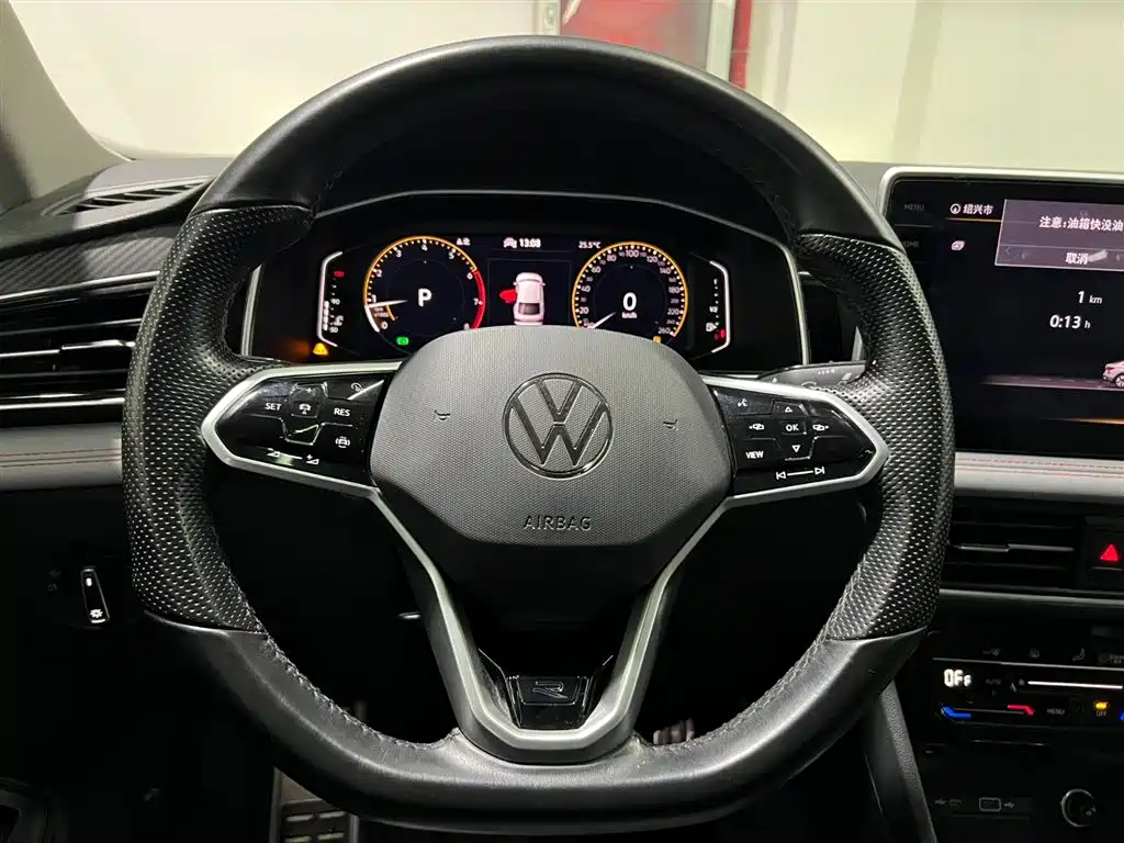 VOLKSWAGEN TIGUAN X