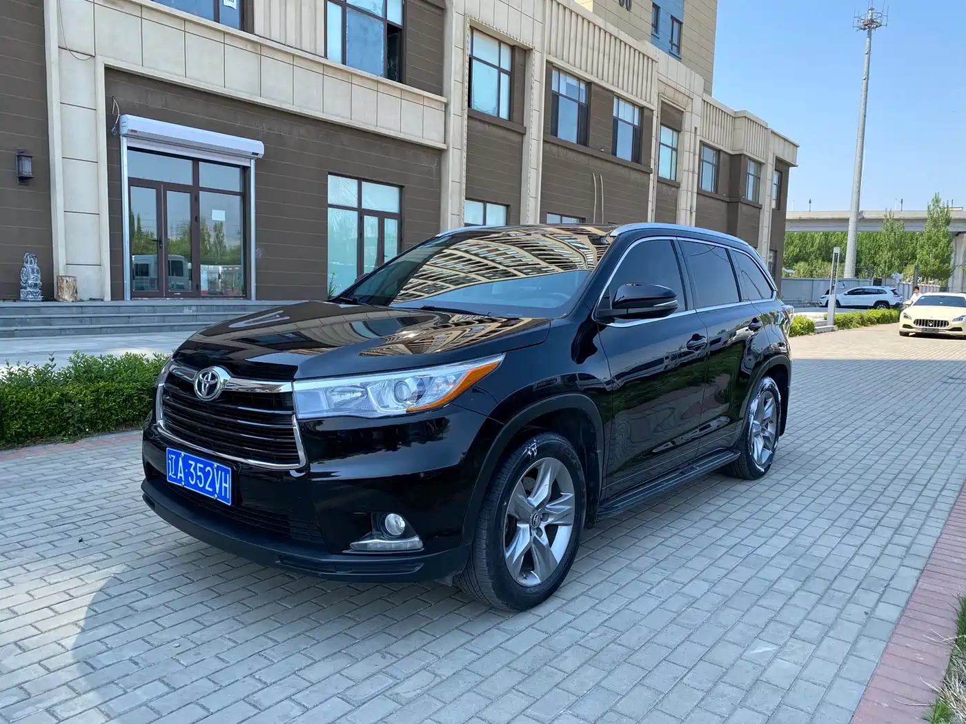 Toyota Highlander 2015 2.0T AWD Luxury Edition 7-seater фото 2