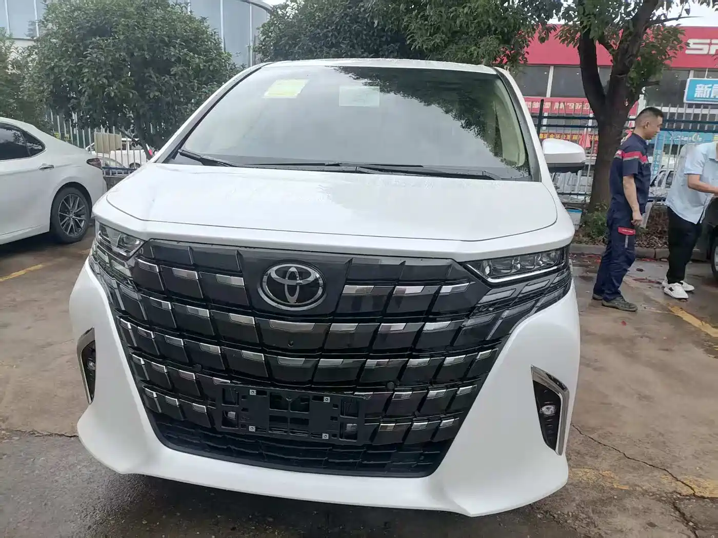 Toyota Alphard 2024 Hybrid 2.5L Prestige Edition фото 2