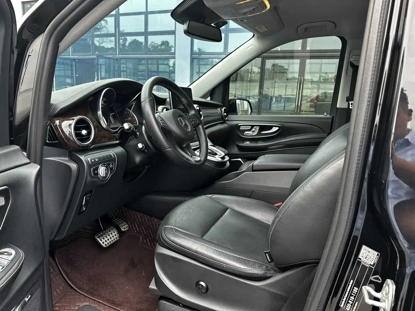 Mercedes-Benz V-Class 2018 V 260 L Premium Long Wheelbase Edition China VI фото 17
