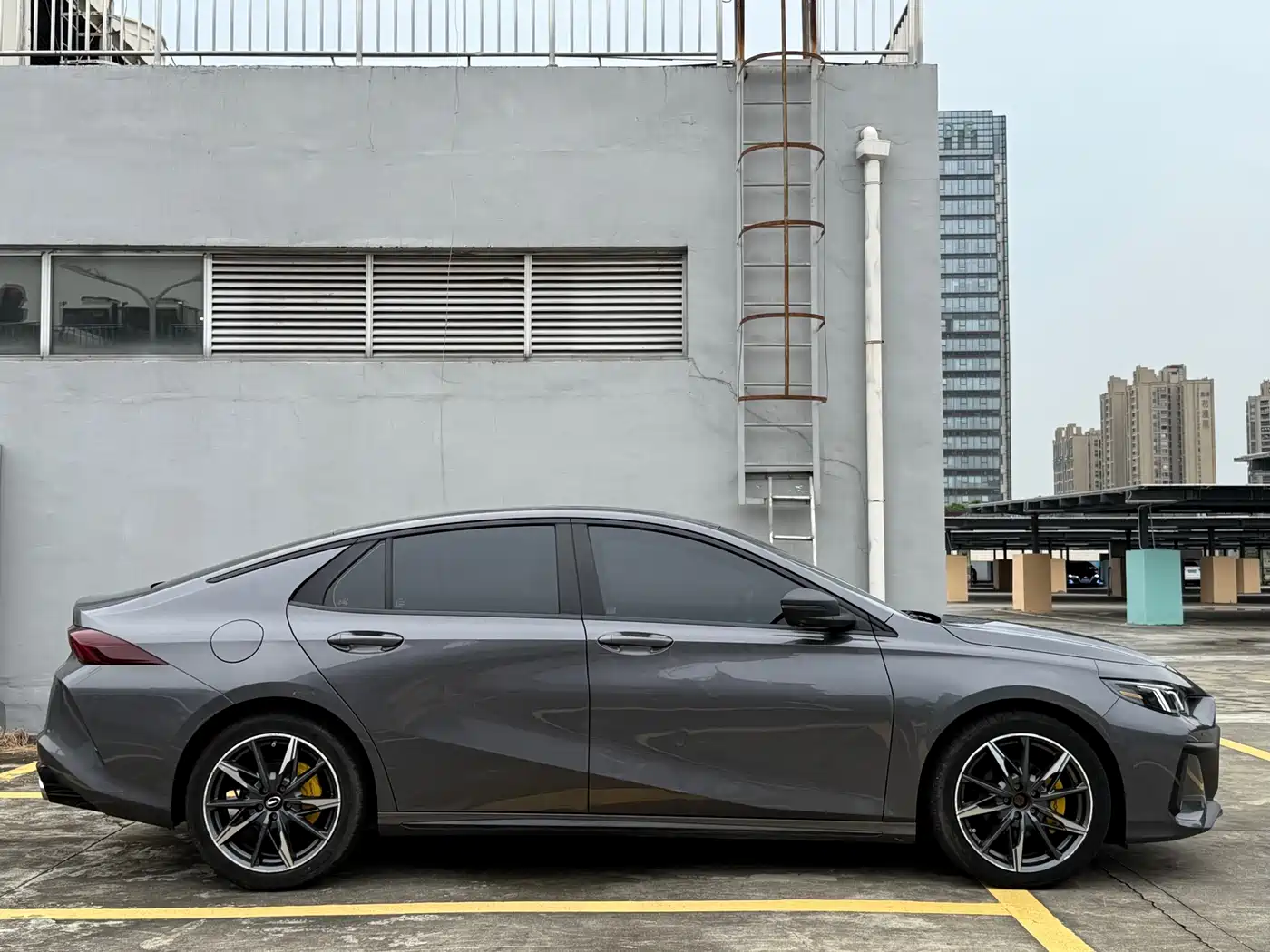 GAC Trumpchi Trumpchi Emkoo 2023 270T DCT J16 Edition фото 5