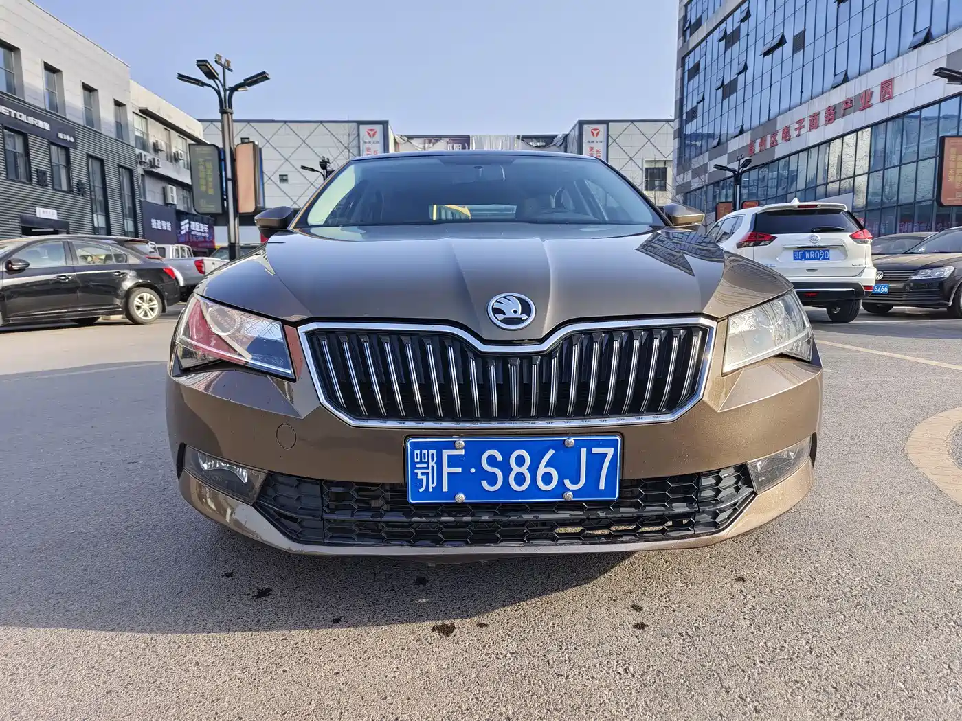 Škoda Superb 2016 TSI280 DSG Advance Edition фото 2