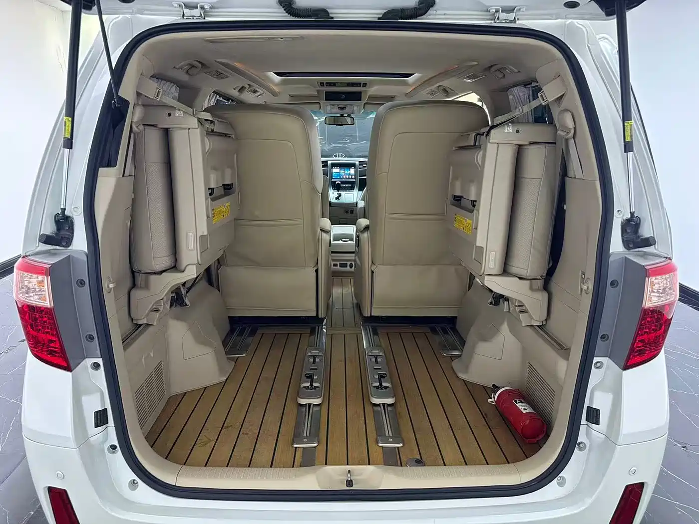 Toyota Alphard 2012 2.4L Luxury Edition фото 11