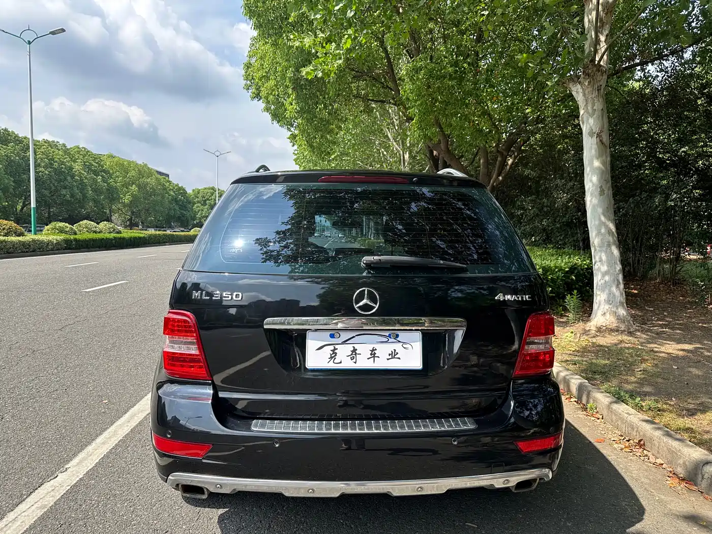 Mercedes-Benz M-Class 2010 ML 350 4MATIC Luxury фото 4