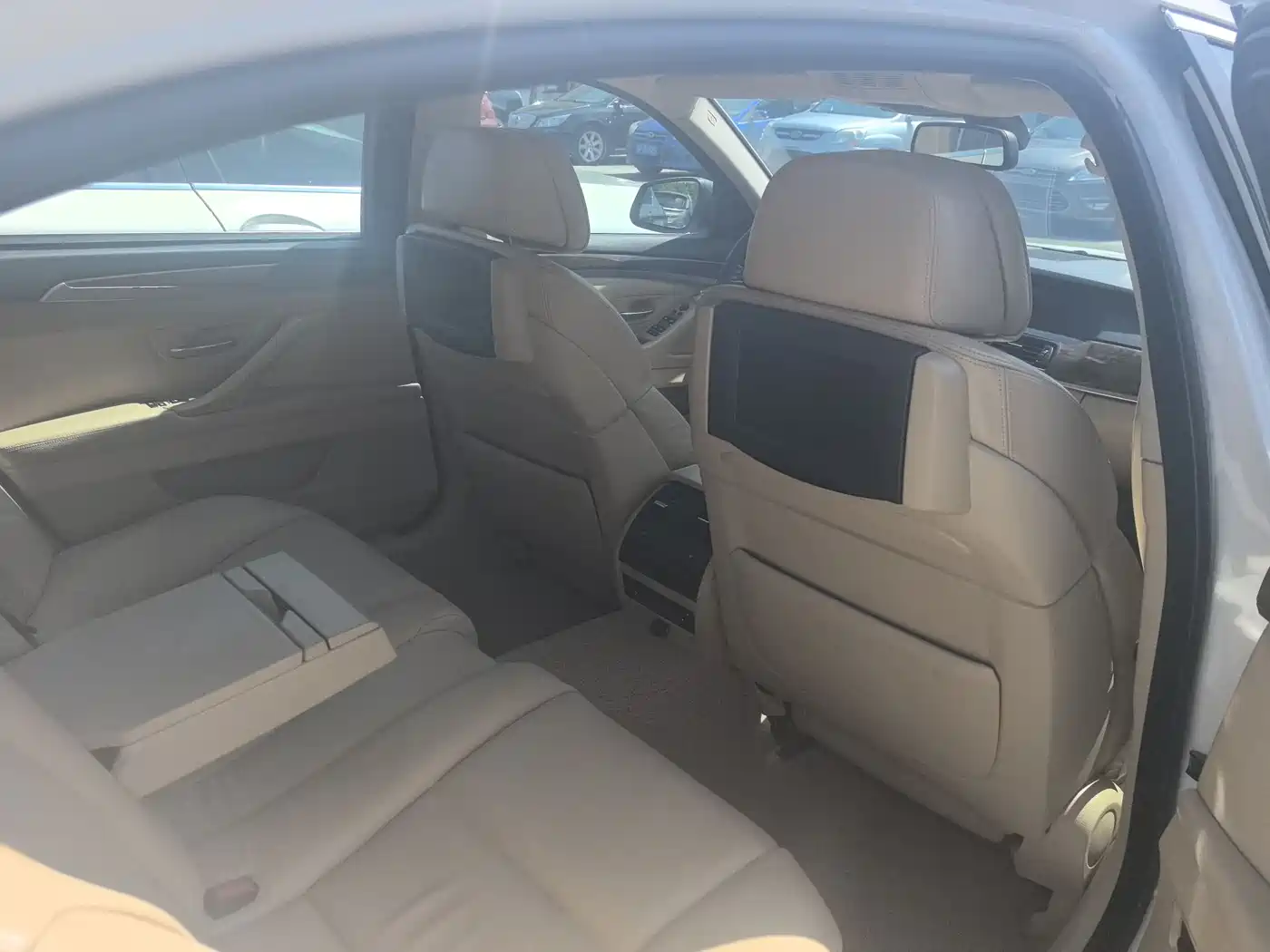 BMW 5 Series 2011 523Li Leading фото 13
