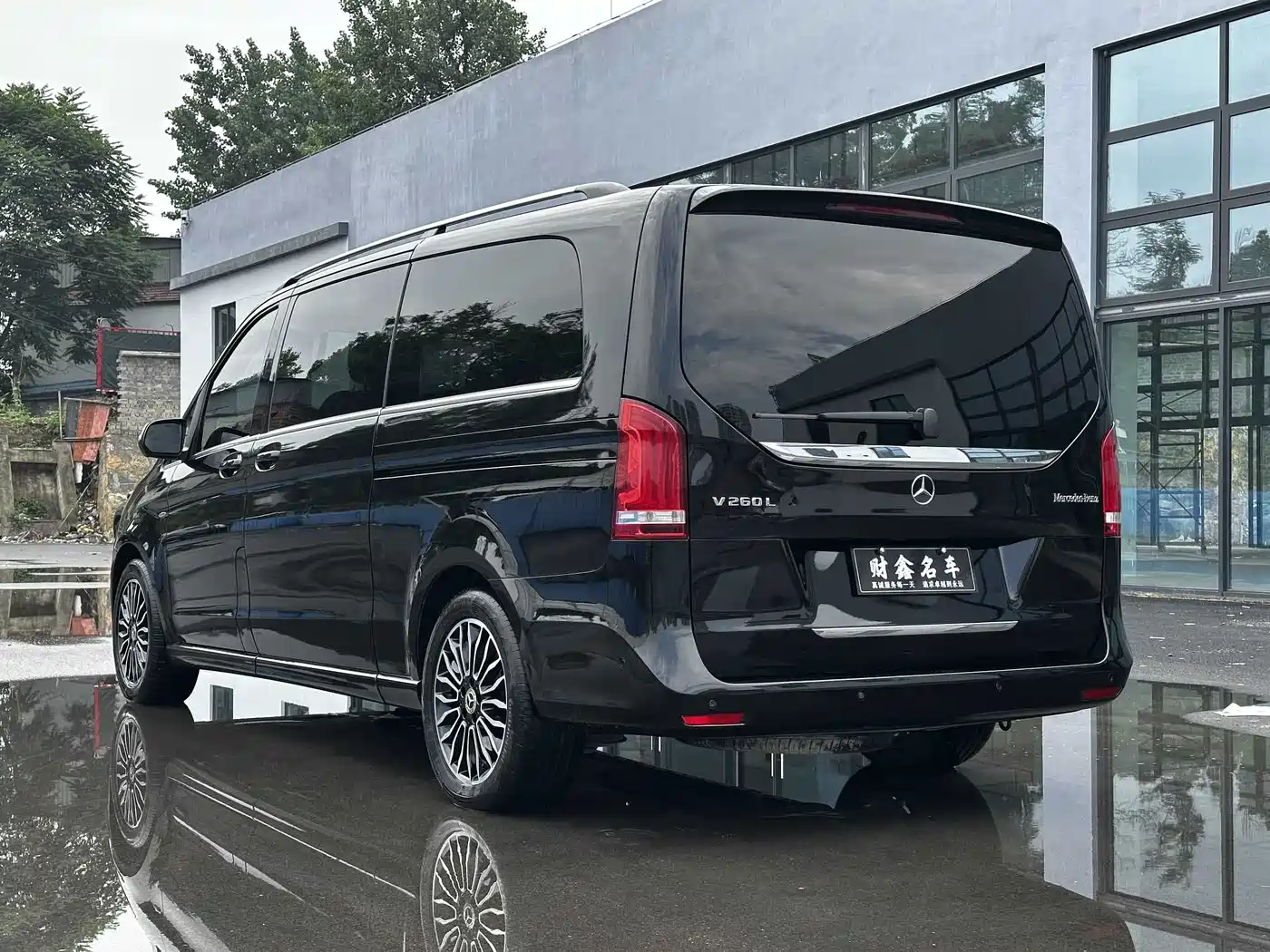 Mercedes-Benz V-Class 2018 V 260 L Premium Long Wheelbase Edition China VI фото 16