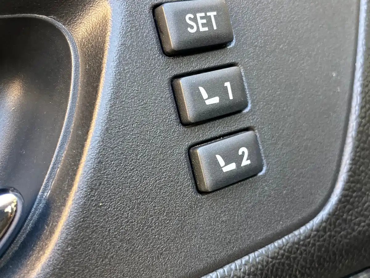 Subaru Legacy 2010 2.5GT Luxury Navigation Edition фото 10