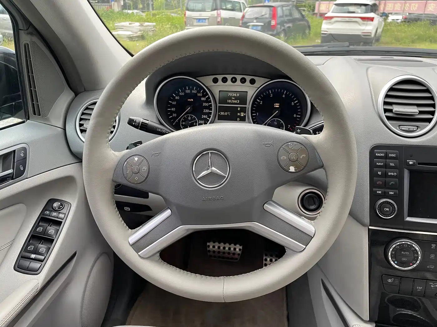 Mercedes-Benz M-Class 2010 ML 300 4MATIC фото 7