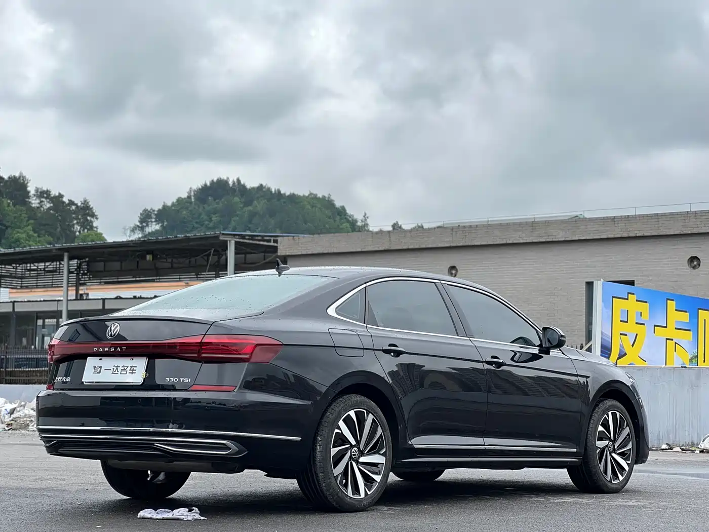 Volkswagen Passat 2023 330TSI Starlight Elite Edition фото 8