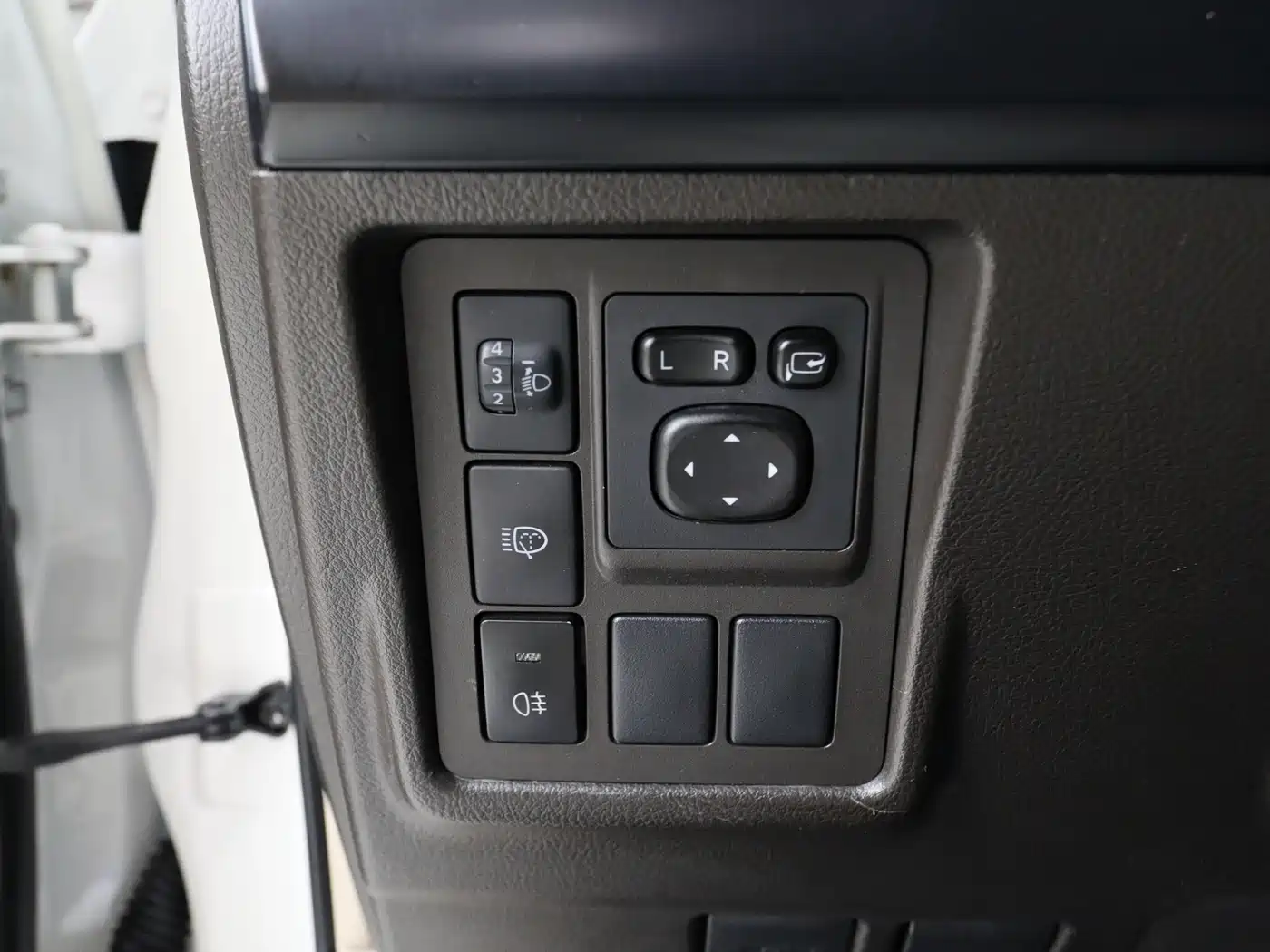 Toyota Prado (Import) 2010 2.7L Auto Luxury фото 15