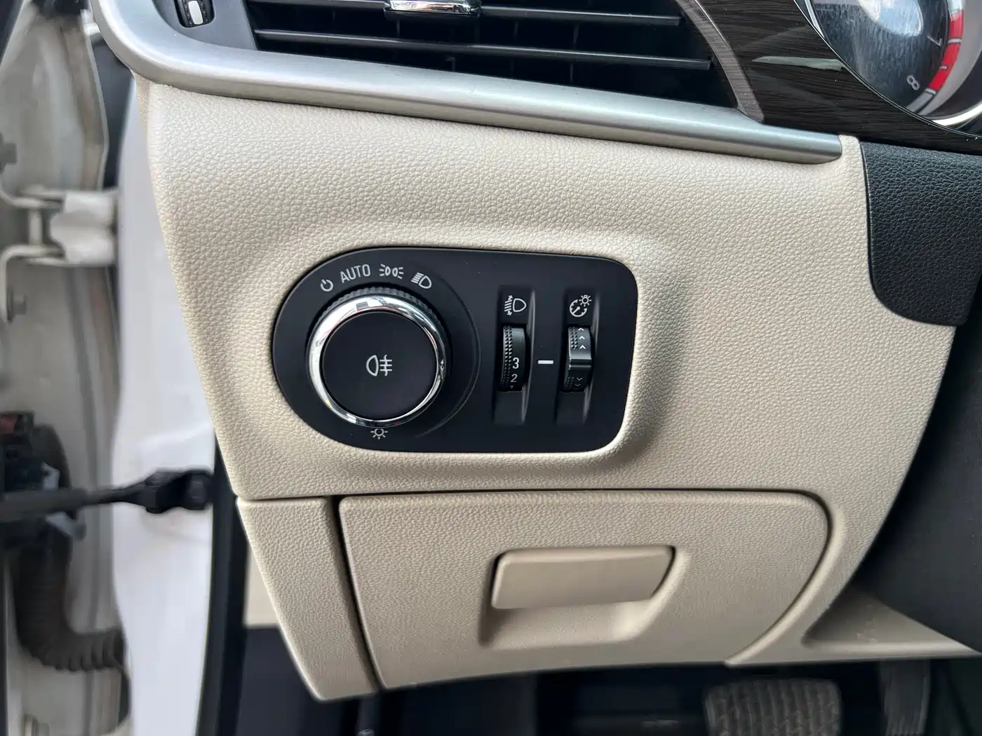 Buick Verano 2018 Sedan 15S Automatic Leading фото 14