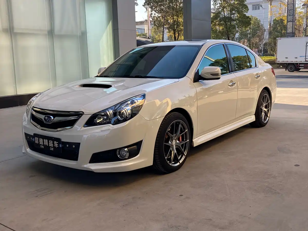 Subaru Legacy 2010 2.5GT Luxury Navigation Edition фото 3