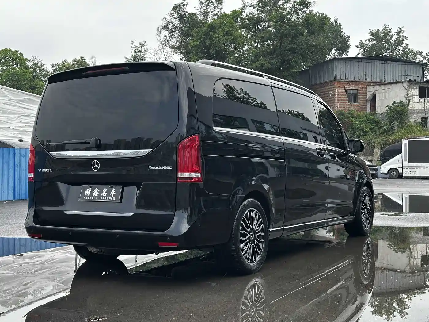 Mercedes-Benz V-Class 2018 V 260 L Premium Long Wheelbase Edition China VI фото 19