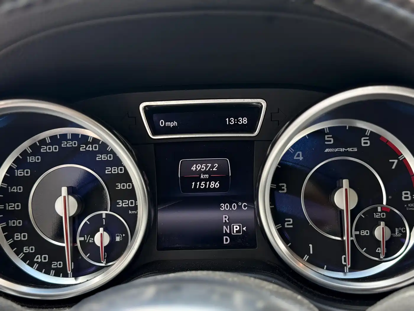 Mercedes-Benz M-Class AMG 2012 AMG ML 63 фото 8
