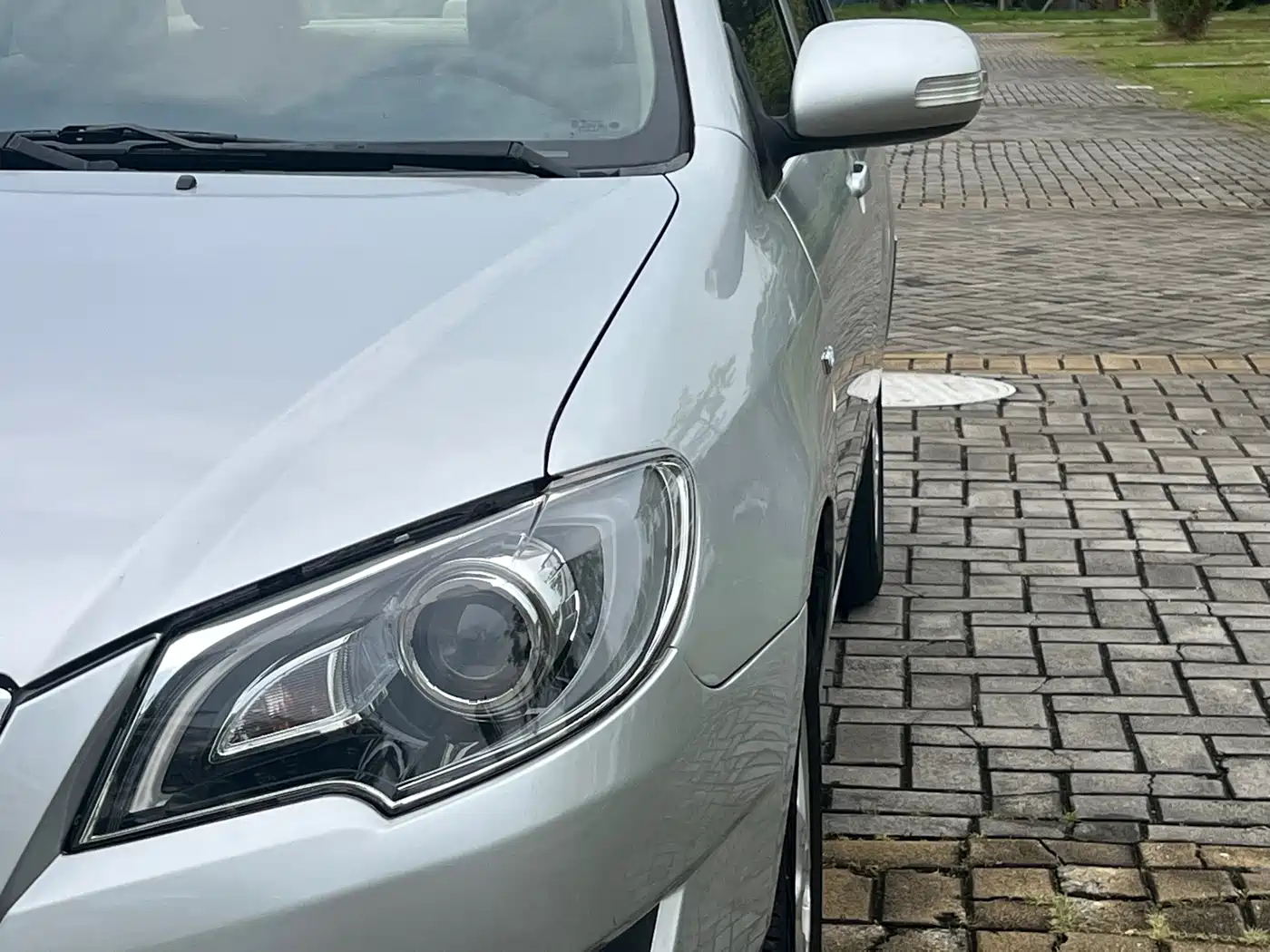 Toyota Corolla 2013 1.6L Automatic Luxury фото 8