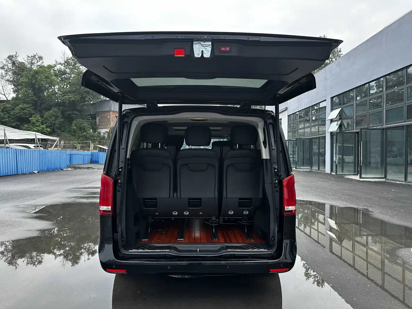 Mercedes-Benz V-Class 2018 V 260 L Premium Long Wheelbase Edition China VI фото 21
