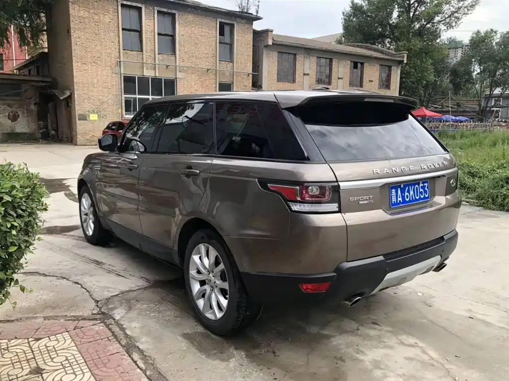 Land Rover Range Rover Sport 2016 Model 2.0 GTDi HSE фото 6