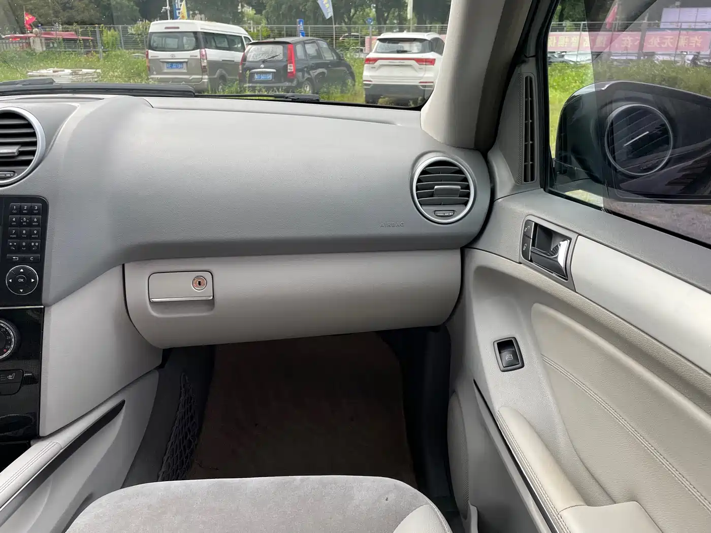 Mercedes-Benz M-Class 2010 ML 300 4MATIC фото 9