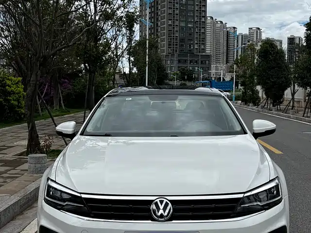 VOLKSWAGEN LINGDU