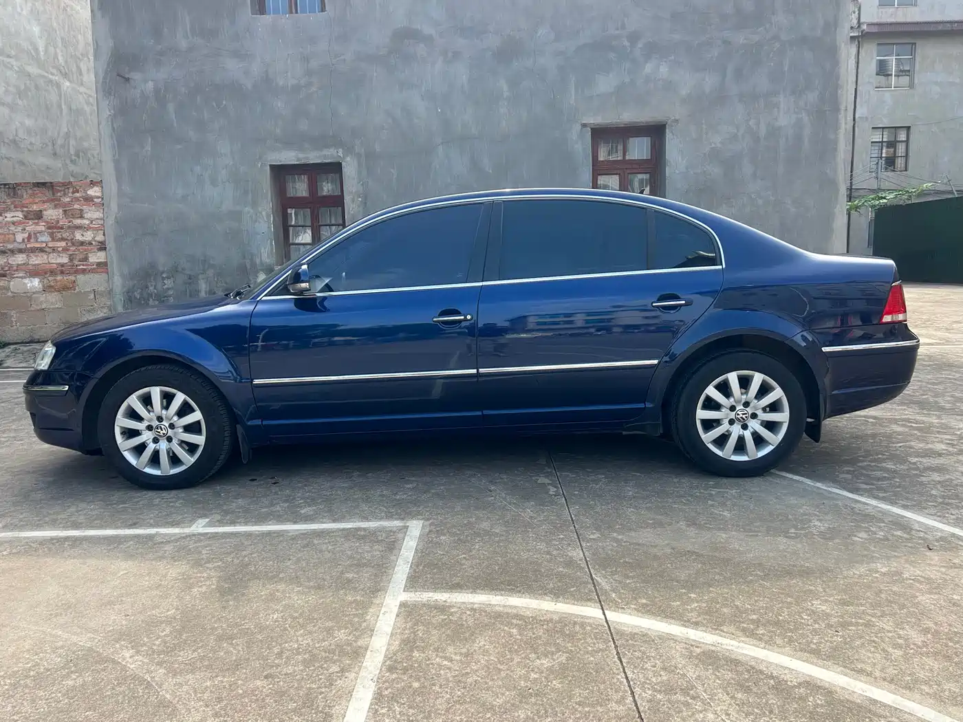 Volkswagen Passat Lingyu 2005 1.8T Auto Luxury фото 4