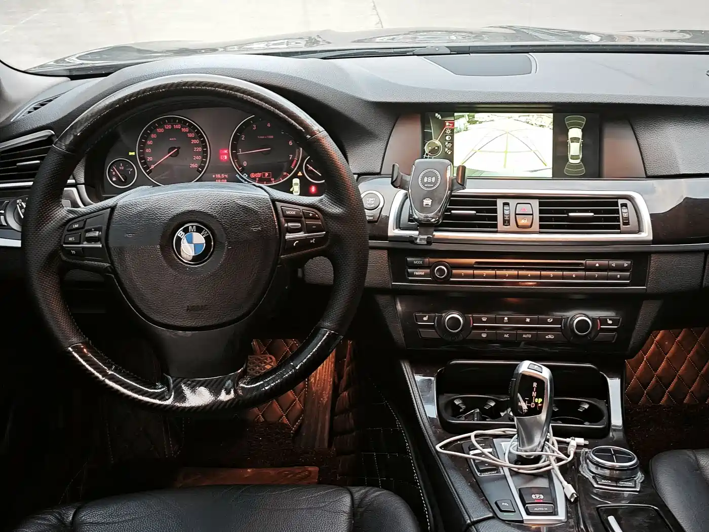 BMW 5 Series 2013 525Li Luxury фото 12