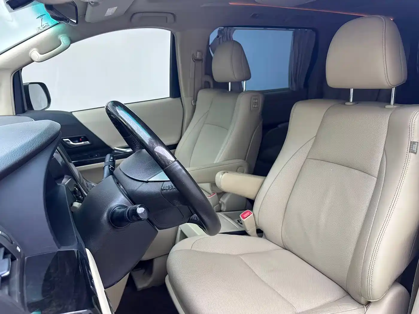 Toyota Alphard 2012 2.4L Luxury Edition фото 4