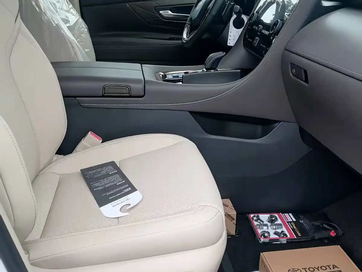 Toyota Alphard 2024 Hybrid 2.5L Prestige Edition фото 4