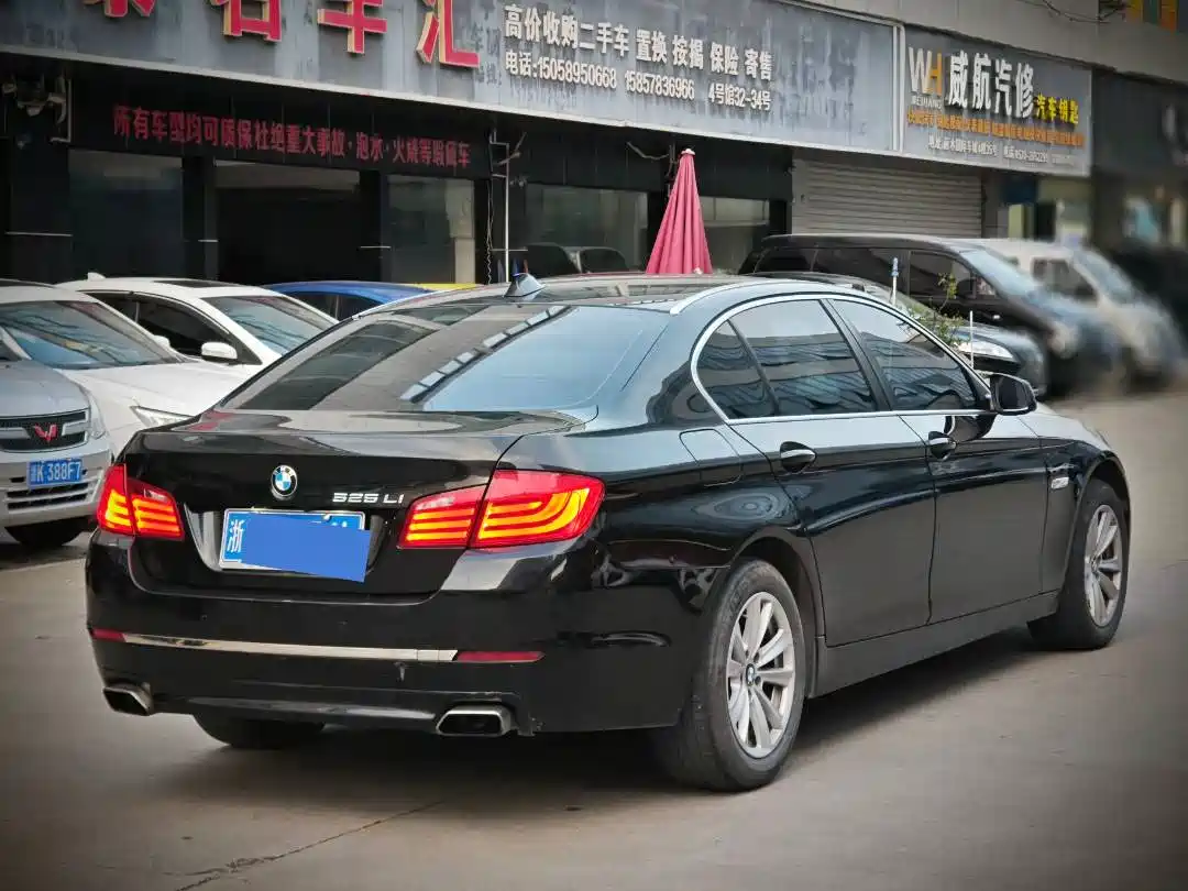 BMW 5 Series 2013 525Li Luxury фото 4