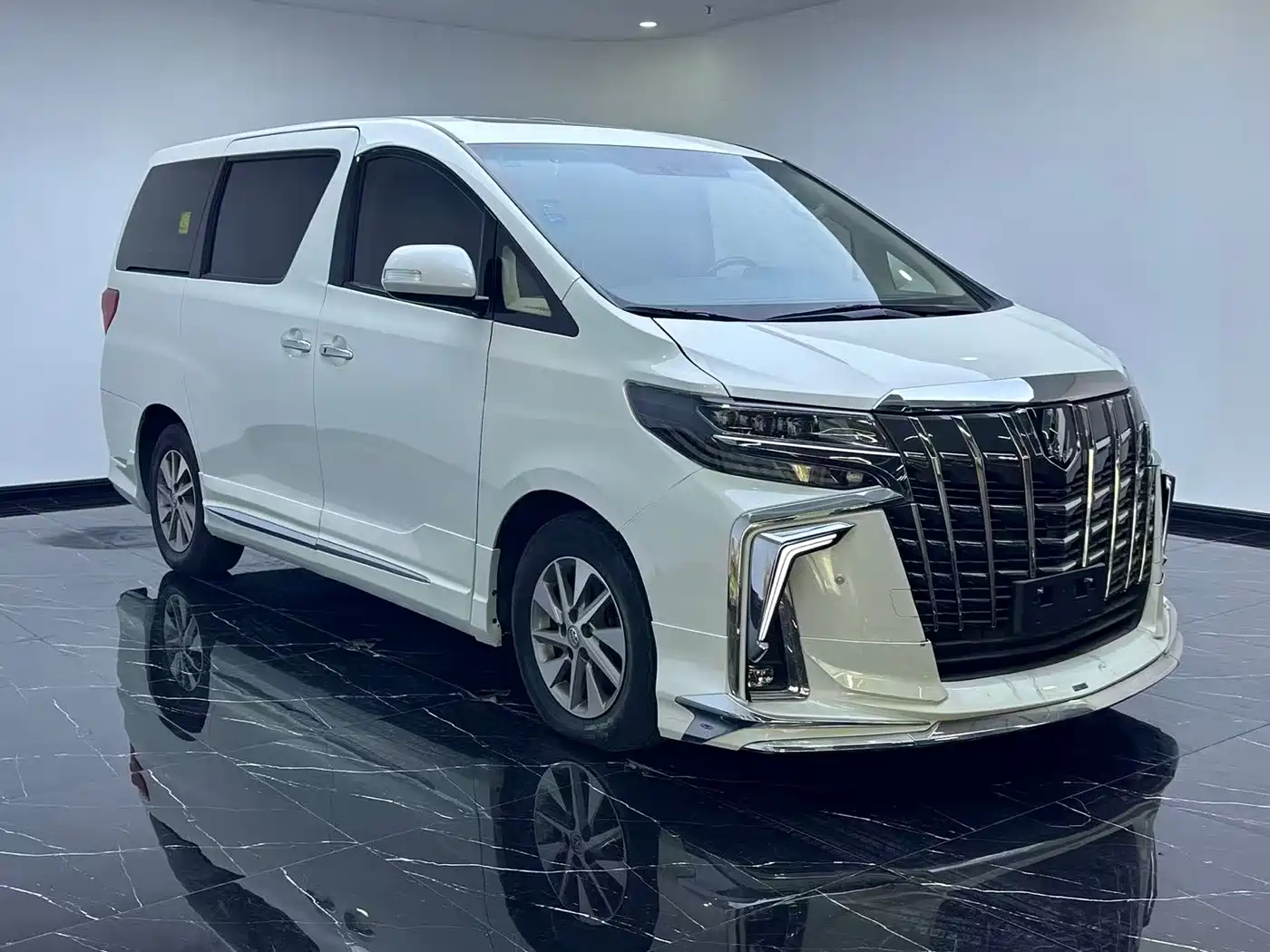 Toyota Alphard 2012 2.4L Luxury Edition фото 3