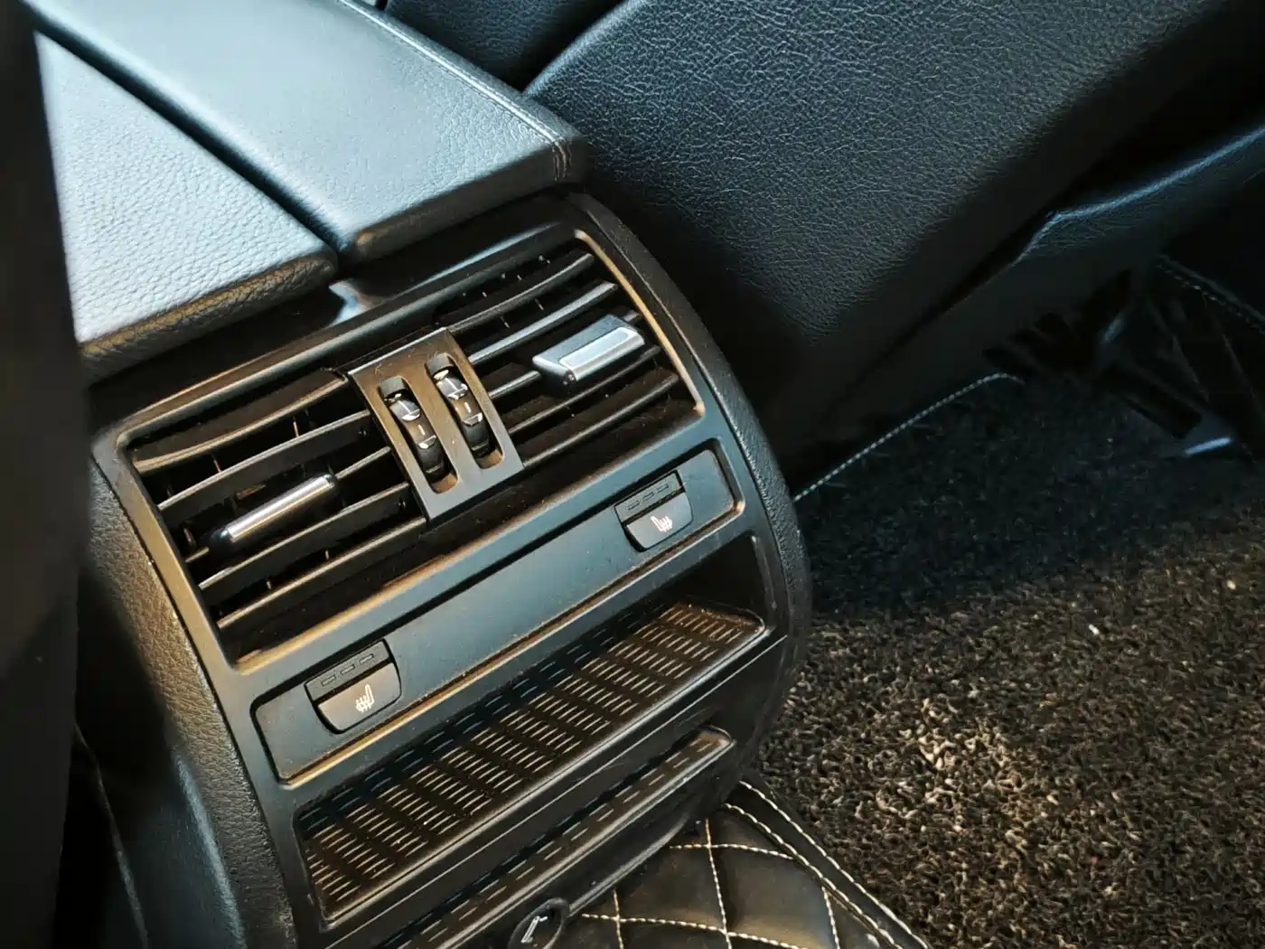 BMW 5 Series 2013 525Li Luxury фото 10