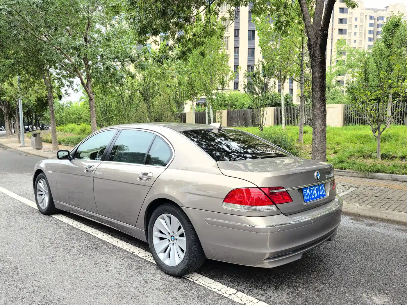BMW 7 Series 2005 Model 740Li фото 15