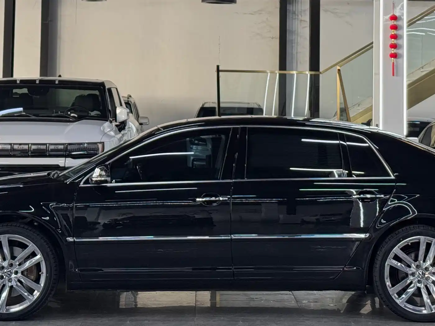 Volkswagen Phaeton 2012 3.6L Premium Custom фото 3
