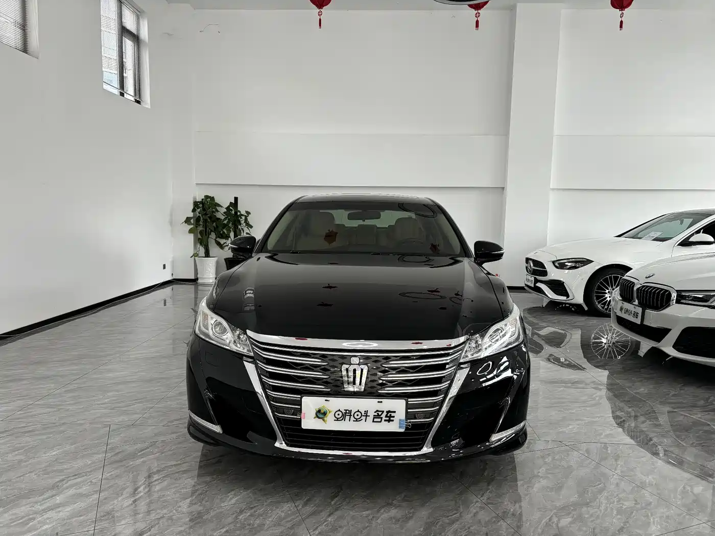 Toyota Crown 2015 2.5L Smart Edition фото 2
