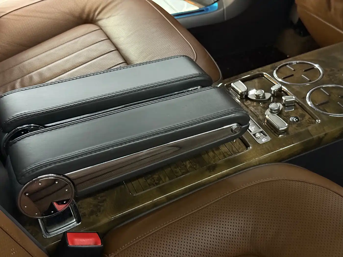 Volkswagen Phaeton 2012 3.6L Premium Custom фото 13