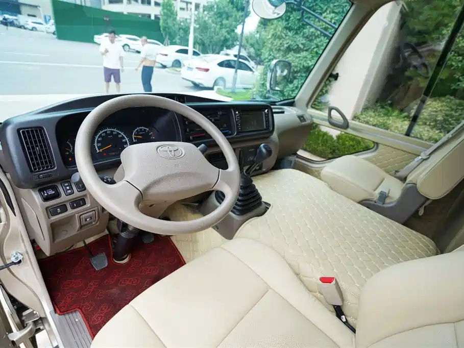 Toyota Coaster 2019 4.0L Premium Vehicle GRB53L-ZEMSK 23-seater 9GR фото 3