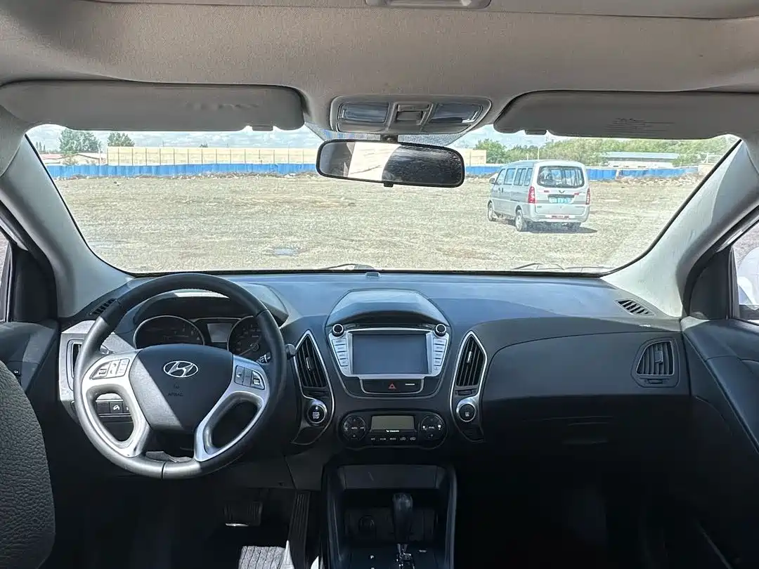 Hyundai Beijing Hyundai ix35 2013 2.0L Auto 2WD Smart GLS China IV фото 9