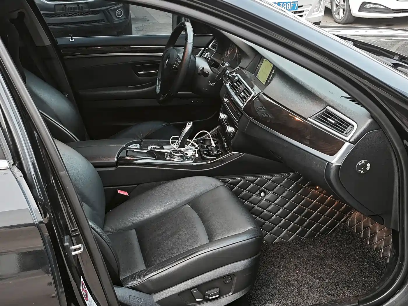 BMW 5 Series 2013 525Li Luxury фото 7