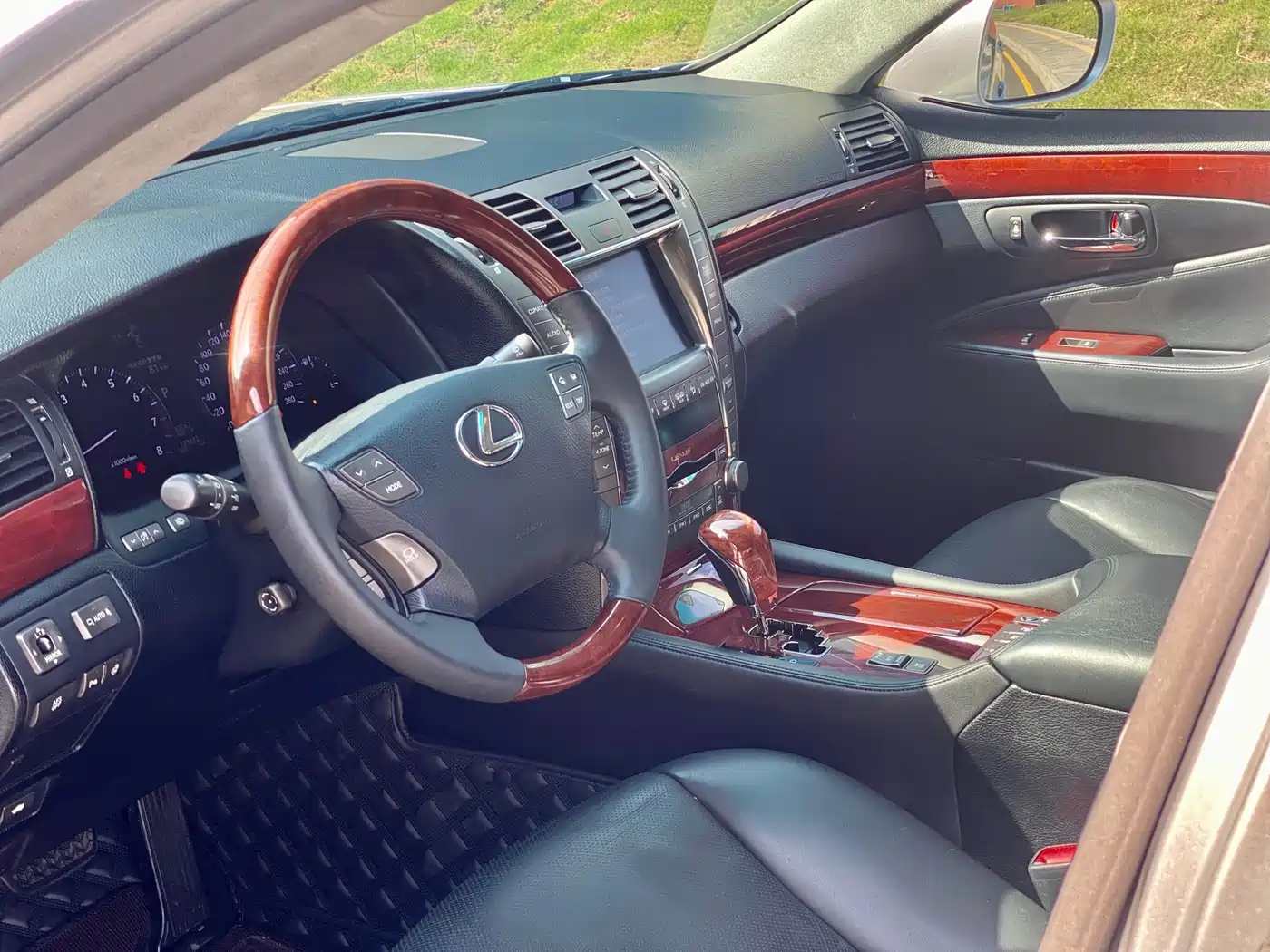 Lexus LS 2006 Model 460 фото 7